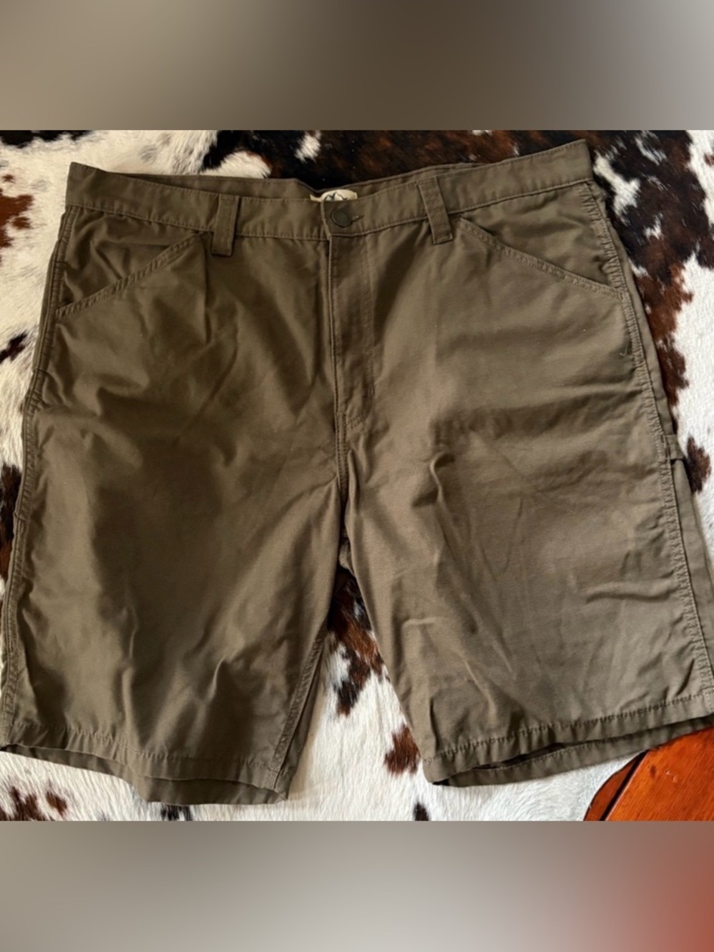 Blue Mountain 100% Cotton Men's Olive Green Khaki Cargo Shorts Size 42 Like New